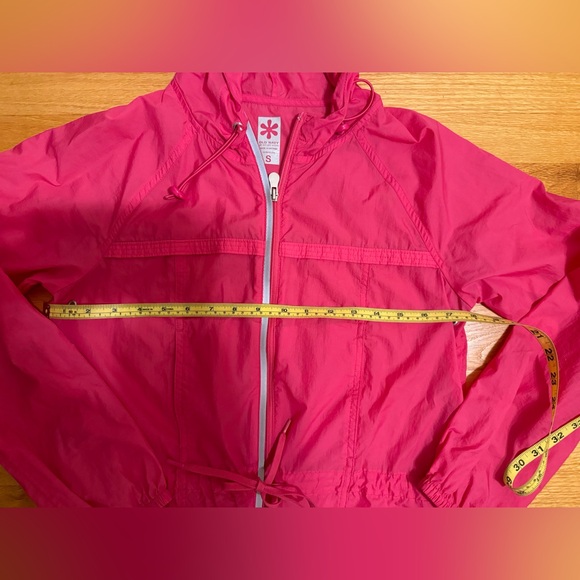 Old navy windbreaker jacket.  Lightweight  pink. NWOT   Never worn - Picture 2 of 5